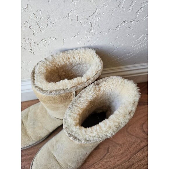 UGG Australia Women's Shearling Boots Size 6 - Picture 2 of 4
